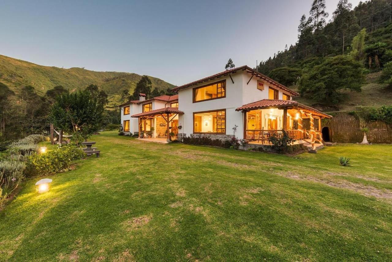 Villa Casa Ilayaku Quito Esterno foto